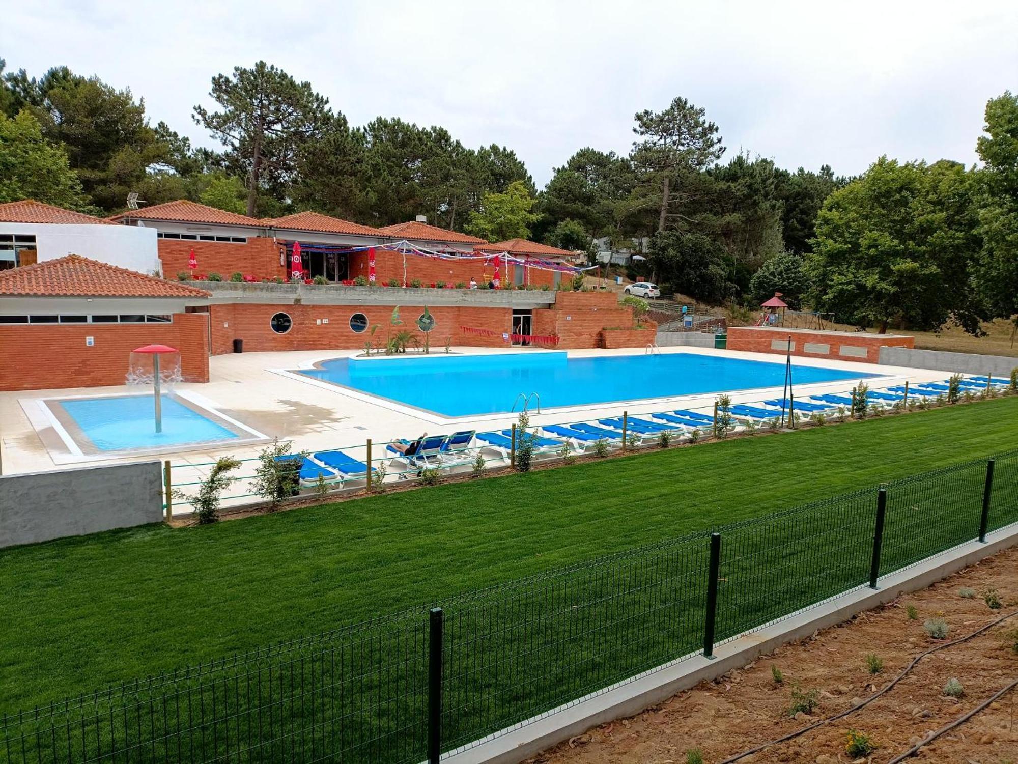 Parque De Campismo Orbitur Foz De Arelho. Hotel Foz do Arelho Kültér fotó